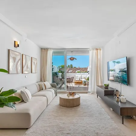 Luxury 2br Near Puerto Banus W Sea Views ماربيا