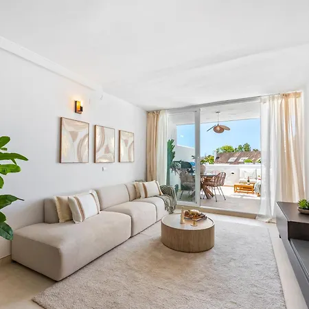 Luxury 2br Near Puerto Banus W Sea Views شقة *