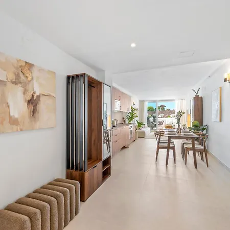 Luxury 2br Near Puerto Banus W Sea Views شقة *