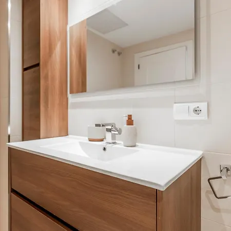 Luxury 2br Near Puerto Banus W Sea Views ماربيا